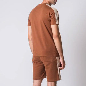 Conjunto de camiseta y pantalones cortos de moda urbana para verano, tela suave y cómoda para uso casual y estilo diario. - Product Image 4