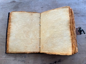 Journal en cuir vintage pour femmes et hommes, carnet de voyage pour écrire, papier à bords festonnés, journal relié en cuir - Product Image 5