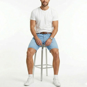 Shorts en jean pour hommes en gros – Qualité supérieure, coupe classique, couleur et taille personnalisables - Product Image 1