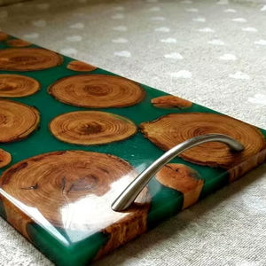 Plateau de service artisanal en bois et résine, ensemble de sous-verres décoratifs de luxe, planche de service moderne style rivière, cadeau de pendaison de crémaillère, fabriqué en Italie - Product Image 1