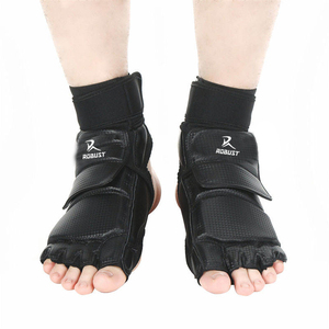 Protège-pieds de Taekwondo en cuir écologique, légers, personnalisables, ajustement facile, sensation confortable, pour l'entraînement aux arts martiaux pour hommes - Product Image 1