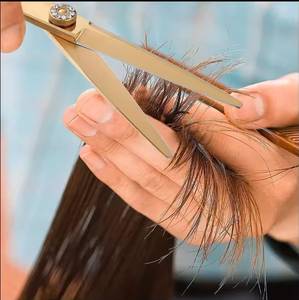 Ciseaux de coiffure professionnels Morje Surgical, acier inoxydable, lame tranchante, 28 dents, légers, manche long, pour droitiers, dorés - Product Image 2