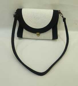 Sac fourre-tout en paille tressée motif fraise avec fermeture magnétique, sac à bandoulière portable pour la plage et les voyages pour femmes - Product Image 6