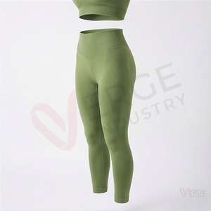 Ensemble 2 pièces de yoga pour femme, bleu marine côtelé, composé d'un crop top à manches longues et d'un short taille haute, avec décolleté carré et bretelles spaghetti - Product Image 3