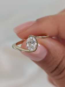 Anillo de Boda Curvo Único con Diamante Ovalado de 1.00CT Cultivado en Laboratorio, Diseño Especial CREATIVE CRAFT, Certificado IGI, Oro Sólido de 14K para Mujer - Product Image 2