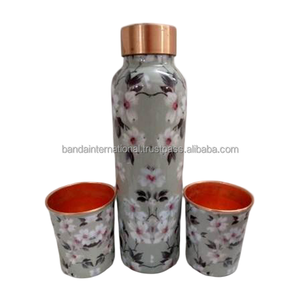 Botella de cobre con etiqueta y acabado pulido, hecha a mano en India, con beneficios para la salud, botella de agua potable de cobre puro. - Product Image 3