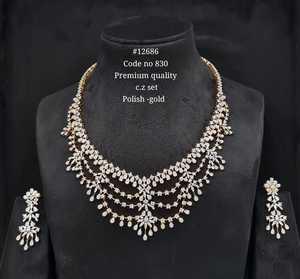 Ensemble collier et boucles d'oreilles élégants plaqués rhodium avec zirconiums cubiques, motif floral, bijoux de mode classiques pour mariage et soirée pour femmes - Product Image 2