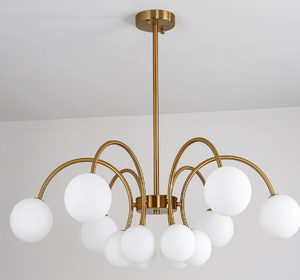 Grand lustre de plafond en laiton antique, orné de gouttes de cristal suspendues complexes, disponible à prix de gros. - Product Image 2