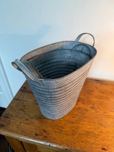 Maceta Rústica de Metal Galvanizado con Asas, Contenedor Decorativo Estilo Granja, Perfecto para Almacenamiento de Plantas y Decoración del Hogar - Product Image 4