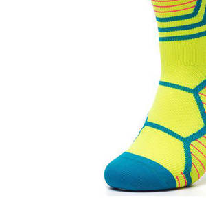Chaussettes de sport pour hommes, logo personnalisé, OEM, haute qualité, chaussettes de compression épaisses pour la gym, le cyclisme, le basketball, super élastiques - Product Image 6