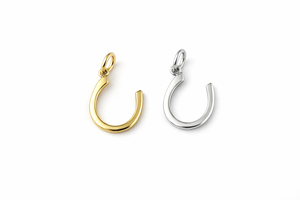 Colgante delicado hecho a mano de plata de ley 925 con forma de herradura - Collar minimalista - Product Image 6