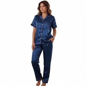 ชุดนอนผ้าซาตินสำหรับผู้หญิง ชุดนอนแขนสั้นติดกระดุม ดีไซน์หรูหรา เนื้อผ้าเนียนนุ่ม สวมใส่สบาย เหมาะสำหรับพักผ่อนที่บ้าน - Product Image 2