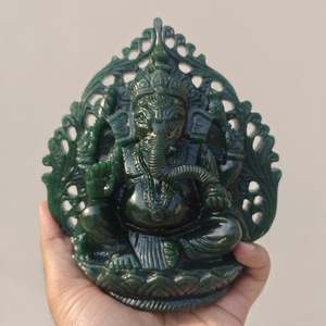 Statue du Dieu Ganesha en Pierre Verte Sculptée à la Main, Sculpture Religieuse Hindoue pour la Décoration de la Maison - Product Image 1