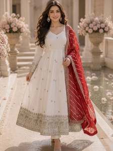 ชุดเดรส Anarkali ผ้าไหมวิชิตร้า งานปักลายดีไซเนอร์ พร้อมกางเกงและผ้าคลุมไหล่ปักลายหนัก  ชุดสำเร็จรูปพร้อมสวมใส่ - Product Image 2