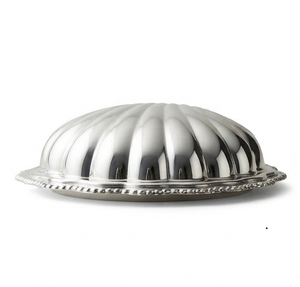 Beurrier rond en argent avec couvercle hermétique pour une conservation optimale, design classique, vaisselle de cuisine - Product Image 2