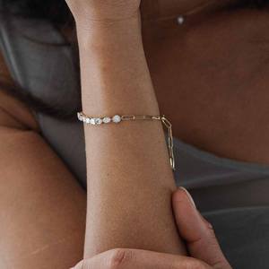 Pulsera de tenis moderna de plata con diamantes de laboratorio para mujer, 4.4ct, chapada en oro, con múltiples formas, color DEF, claridad VVS VS, 10 gramos - Product Image 3