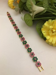 Pulsera de Moda de Latón de Primera Calidad con Perlas Auténticas y Baño de Oro, Diseño Moderno para Fiestas, Bodas y Eventos, para Mujer - Product Image 3