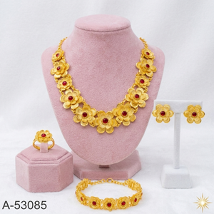 Parure de bijoux indiens plaqués or en alliage de zinc et zircon avec collier ras-du-cou tendance, boucles d'oreilles pendantes et bracelet - Product Image 1