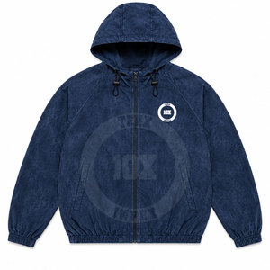 Ensemble coupe-vent élégant : veste à capuche avec imprimé en relief et short élastique - Product Image 3