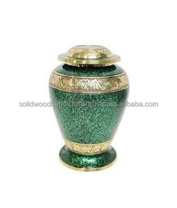 Urnes adultes en laiton Urnes faites à la main pour urnes décoratives masculines et féminines Urnes funéraires de haute qualité - Product Image 2