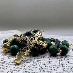 Collier de prière catholique fait main avec perles d'aquamarine de 6 mm et médaille miraculeuse pour un cadeau dévotionnel mariaen - Product Image 6