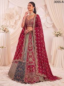 <b>Bridal</b> Lehenga Set Heavy Embroidered Dupatta V Neck Blouse and Skirt Wedding Party Formal Wear - Product Image 1