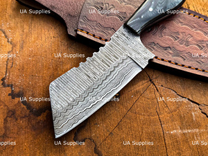 Cuchillo de Caza de Acero de Damasco de Alta Calidad con Hoja Fija de Punta Caída y Borde Afilado, Funda de Cuero, Mango de Resina Personalizable OEM ODM - Product Image 2