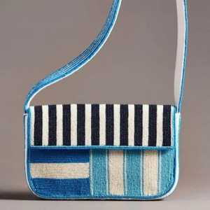 Sac à bandoulière artisanal en perles multicolores, motif abstrait et soleil, style art populaire, directement de l'usine, avec plan de conception - Product Image 5
