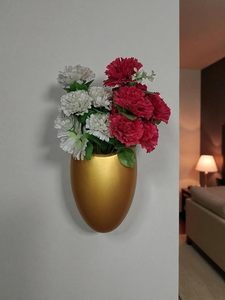 Maceta moderna chapada en oro con flores artificiales para decoración de interiores - Product Image 3