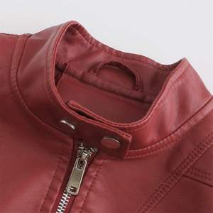 Blouson moto en cuir PU rouge, coupe ajustée, col montant, fermeture éclair, couleur unie, style automne, unisexe, longueur courte - Product Image 3