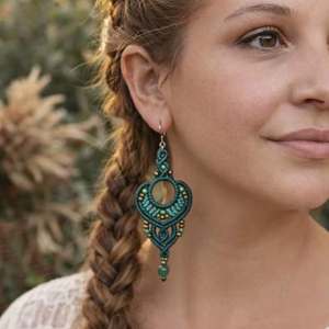 Pendientes de Macramé Azules Hechos a Mano, Pendientes Colgantes Bohemios Verde Azulado, Joyería Artesanal, Piedra Preciosa Natural, Regalo Bohemio para Mujer - Product Image 1