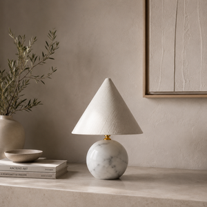 Lámpara de Acento Contemporánea de Mármol con Geometría de Piedra Redondeada, Pantalla Cónica Texturizada e Iluminación Decorativa Suave - Product Image 1