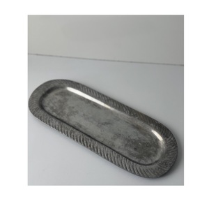 Plateaux métalliques haut de gamme fabriqués en aluminium moulé, avec une surface lisse, une prise en main ferme et une résistance fiable pour une utilisation quotidienne. - Product Image 4