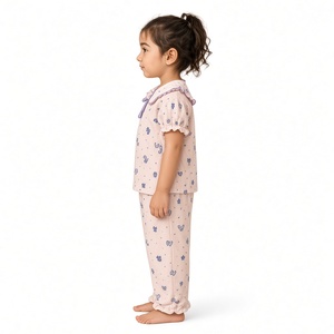 Conjunto de Pijama para Niñas al por Mayor con Estampado de Corazones, Top con Cuello con Volantes y Lazo, y Pantalones Largos, Conjunto de Dos Piezas para Dormir - Product Image 6