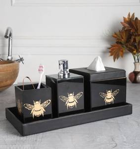 Juego de Accesorios de Baño de Lujo de 4 Piezas en Cuero Negro Ecológico con Estampado de Abejas y Bandeja - Product Image 2