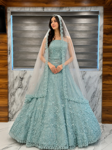 Lehenga Choli Turquesa Bordada con Velo, Vestido de Novia Tradicional Indio Largo hasta el Suelo, Corte Regular - Product Image 2