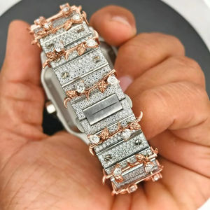 Montre personnalisée Hip Hop en forme de feuille, bicolore, avec diamants Moissanite pour hommes, cadran personnalisé et design unique - Product Image 5