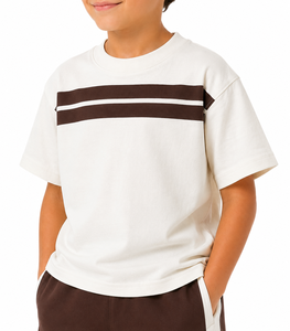 Ensemble coordonné en coton pour garçons, t-shirt à manches courtes et short décontractés, tenue d'été pour enfants, ensemble tendance à rayures blanches et brunes en deux pièces - Product Image 4