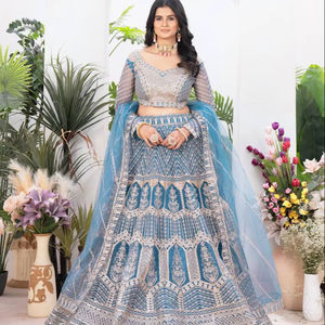 ชุดเลเฮนกาโชลีสำหรับผู้หญิงจาก Ramdev Trading สไตล์ดั้งเดิม ทำจากวัสดุรีไซเคิล ผ้าตาข่ายลายผีเสื้อ เหมาะสำหรับงานดิวาลี งานแต่งงาน งานปาร์ตี้ งานเทศกาลกูร์กัตัฐ ณ รัฐกูร์กัตัฐ - Product Image 1