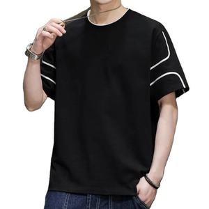 เสื้อยืดคอกลมแขนสั้นสีขาวสำหรับผู้ชาย ทรงปกติ ผ้าถัก 100% คอตตอน ระบายอากาศได้ดี แห้งเร็ว ลายทาง น้ำหนัก 320 กรัม - Product Image 6