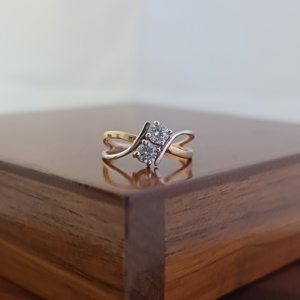 แหวนหมั้นเพชรทองคำขาว 18K สำหรับผู้หญิง ดีไซน์ทันสมัย วงเปิด แหวนแต่งงาน แหวนสัญญา เครื่องประดับมินิมอล - Product Image 2