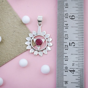 Colgante de Plata de Ley Hecho a Mano con Rubí Natural, Forma Redonda, Unisex, Encuentra Fabricante de Joyería al por Mayor - Product Image 3