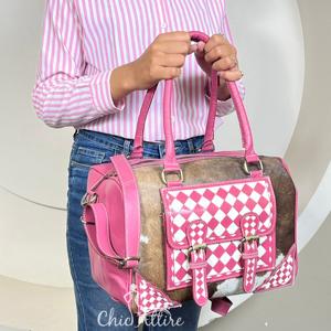 Bolso de Hombro Cruzado de Cuero Genuino con Diseño a Cuadros y Pelo, Fabricado Profesionalmente para Mujer - Product Image 1