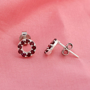 Clásicos Pendientes de Plata de Ley 925 con Granate, Diseño Geométrico, Engaste de Garra, para Mujer, Ideales para Fiestas, Bodas o como Regalo de Aniversario - Product Image 5