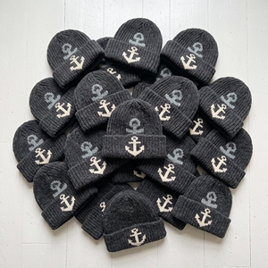 Gorro de punto Fleur De Lis con puño color granate, gorro floral cálido de invierno, gorro tipo calavera, suministro a granel de fábrica, fabricante de gorros personalizados - Product Image 4
