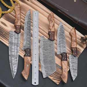 Ensemble de couteaux de chef professionnels en acier au carbone faits à la main, personnalisés, avec manche en os ambidextre, finition polie, étui en cuir pour cuisine - Product Image 2