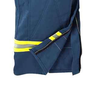 Traje de Protección Industrial Contra Ácidos y Álcalis para Laboratorios Químicos y Unidades de Procesamiento, Uniforme Industrial - Product Image 5