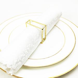 Ronds de serviette carrés en acier inoxydable de haute qualité rehaussent la valeur perçue de la vaisselle et des draps. - Product Image 1