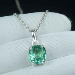 Magnifique pendentif saphir vert coussin en argent sterling 925, collier vintage pierre de naissance de septembre, cadeau - Product Image 1