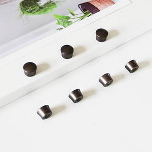 Bouton de meuble moderne en alliage de zinc, finition bronze antique, quincaillerie contemporaine, écologique et durable pour cuisine et commode - Product Image 1